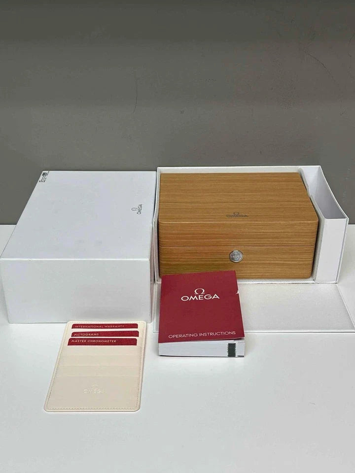 Relógio Omega Seamaster Aqua Terra Worldtimer 41mm